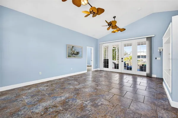 $679,000 | 821 Blue Heron Boulevard, Ruskin, FL 33570