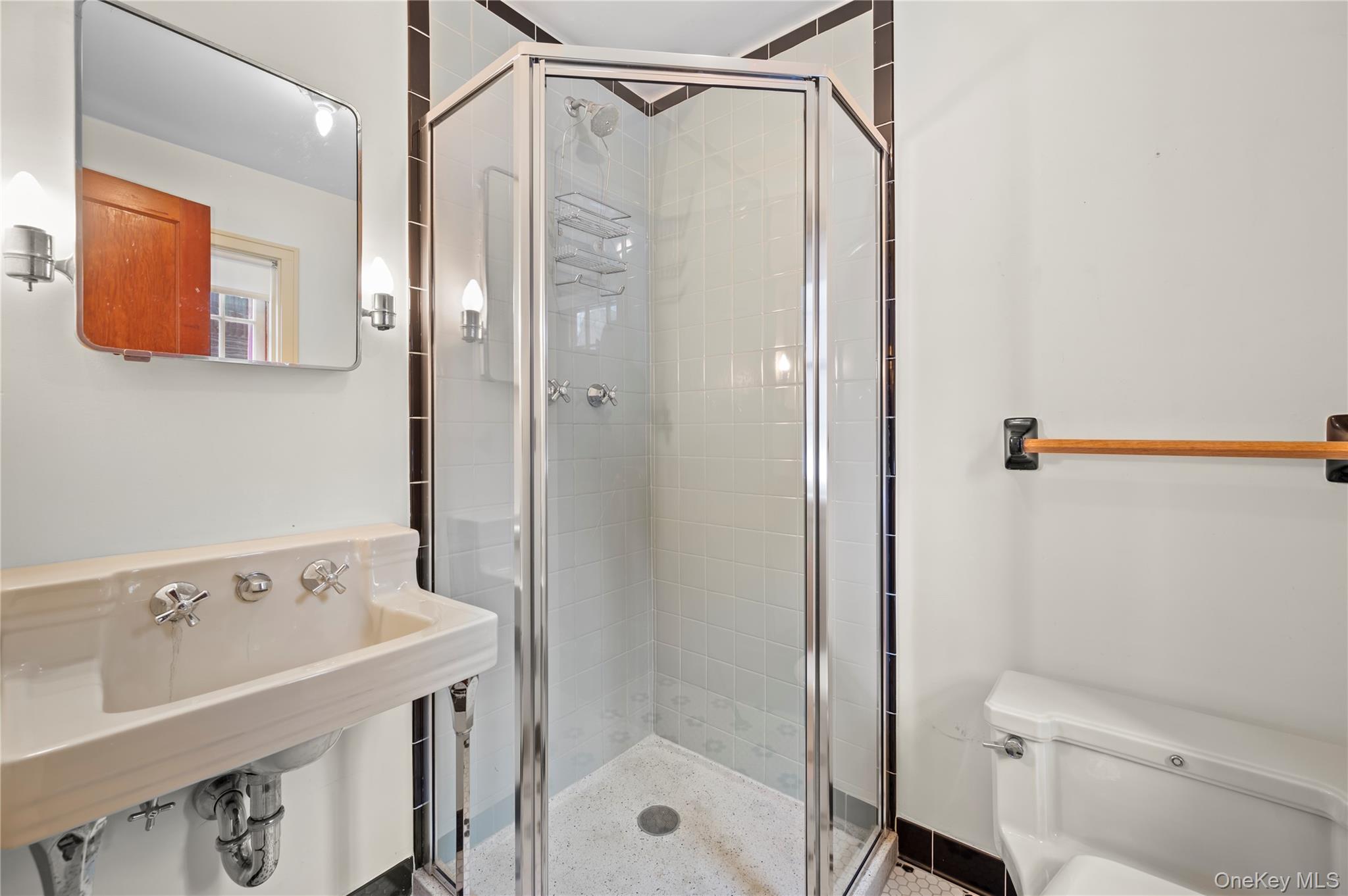 6 Alpine Road Cold Spring, NY 10516 - Photo 23 of 50 Primary Bathroom