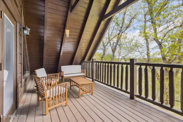 $1,249,900 | 3206 Falling Leaf Way, Pigeon Forge, TN 37863