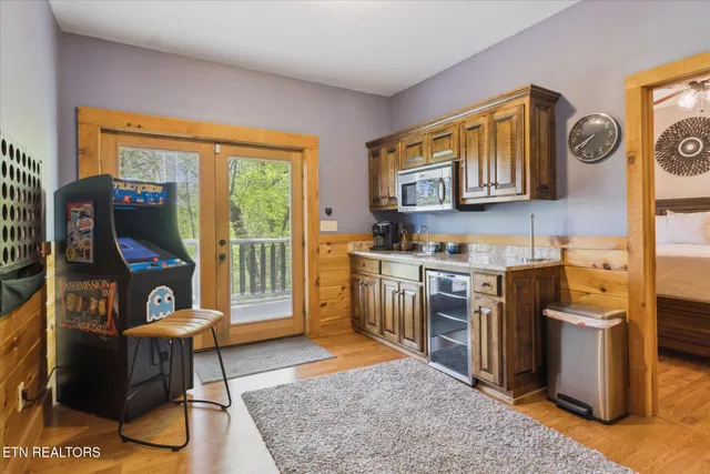 $1,249,900 | 3206 Falling Leaf Way, Pigeon Forge, TN 37863