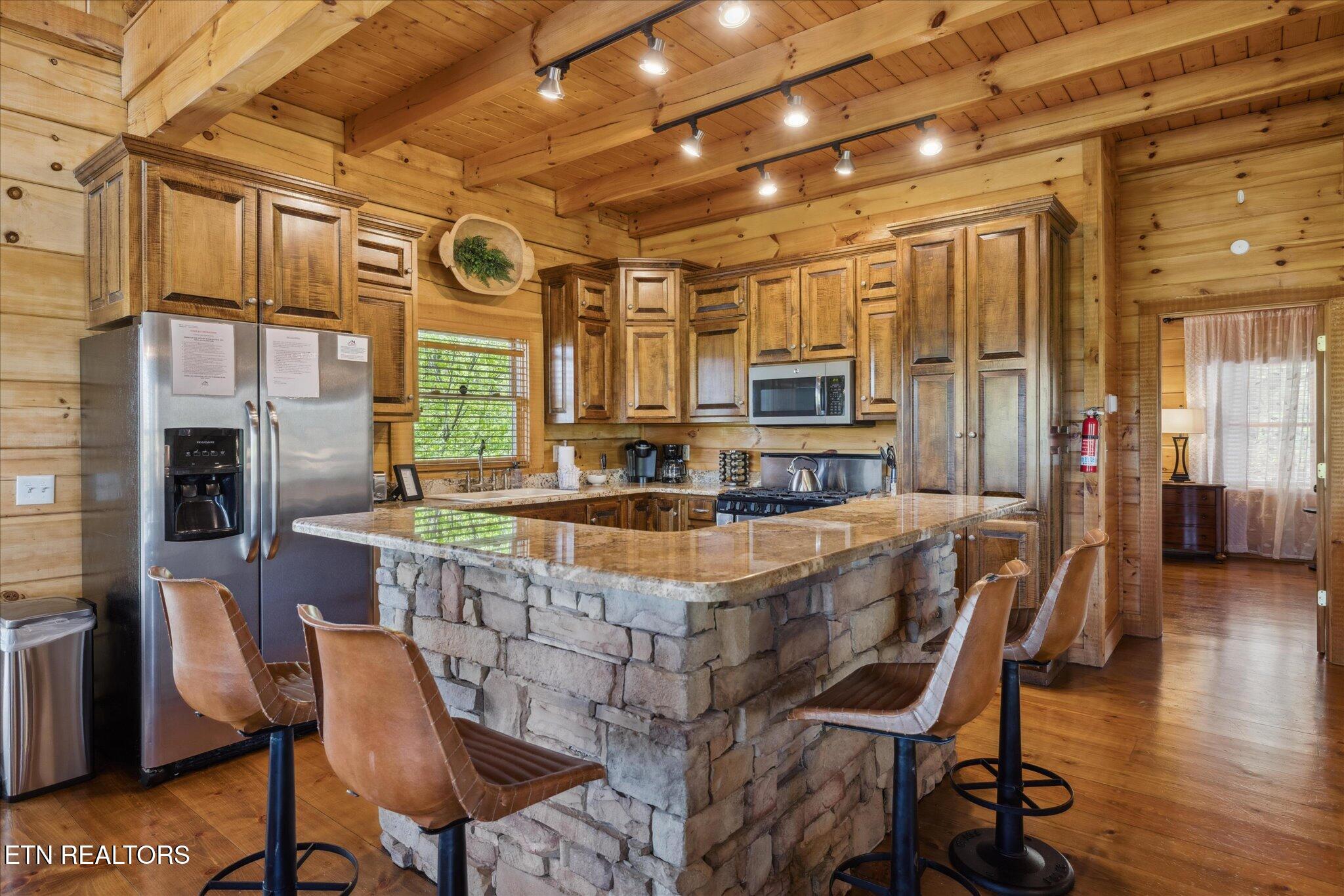 3206 Falling Leaf Way Pigeon Forge, TN 37863 - Photo 8 of 40 11-IMG_0200