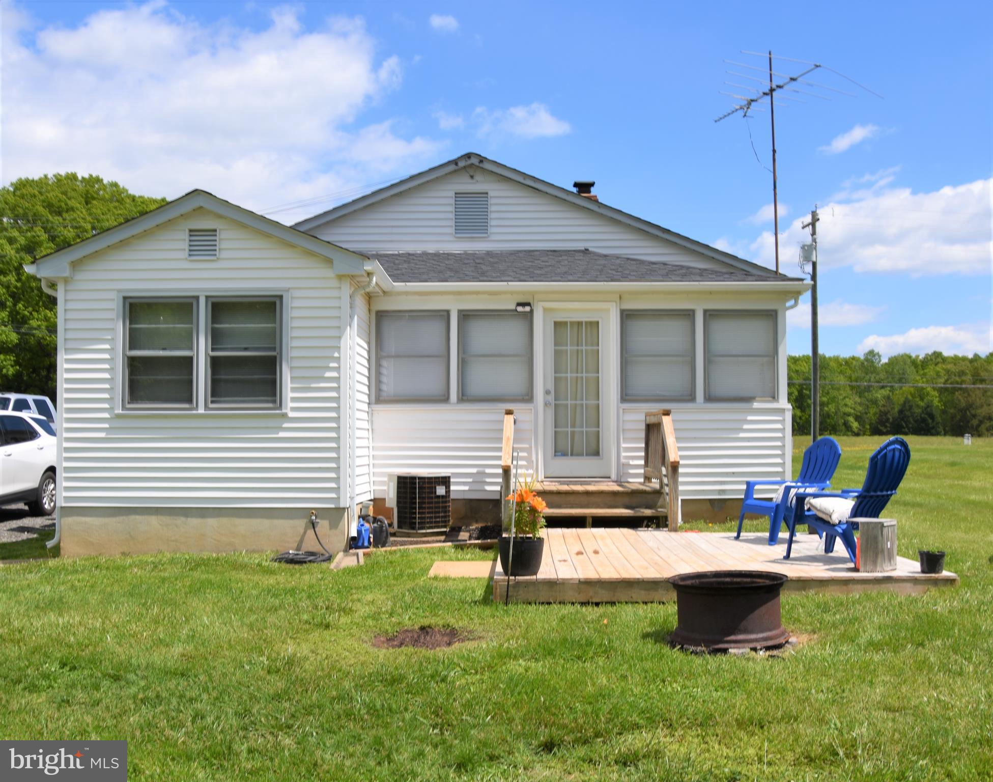 5189 Sumerduck Road Sumerduck, VA 22742 - Photo 4 of 23