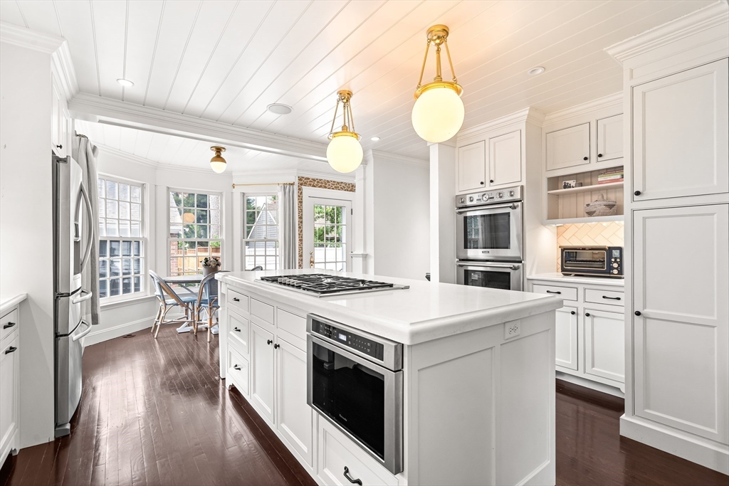 24 Cleveland Road Needham, MA 02492 - Photo 4 of 31