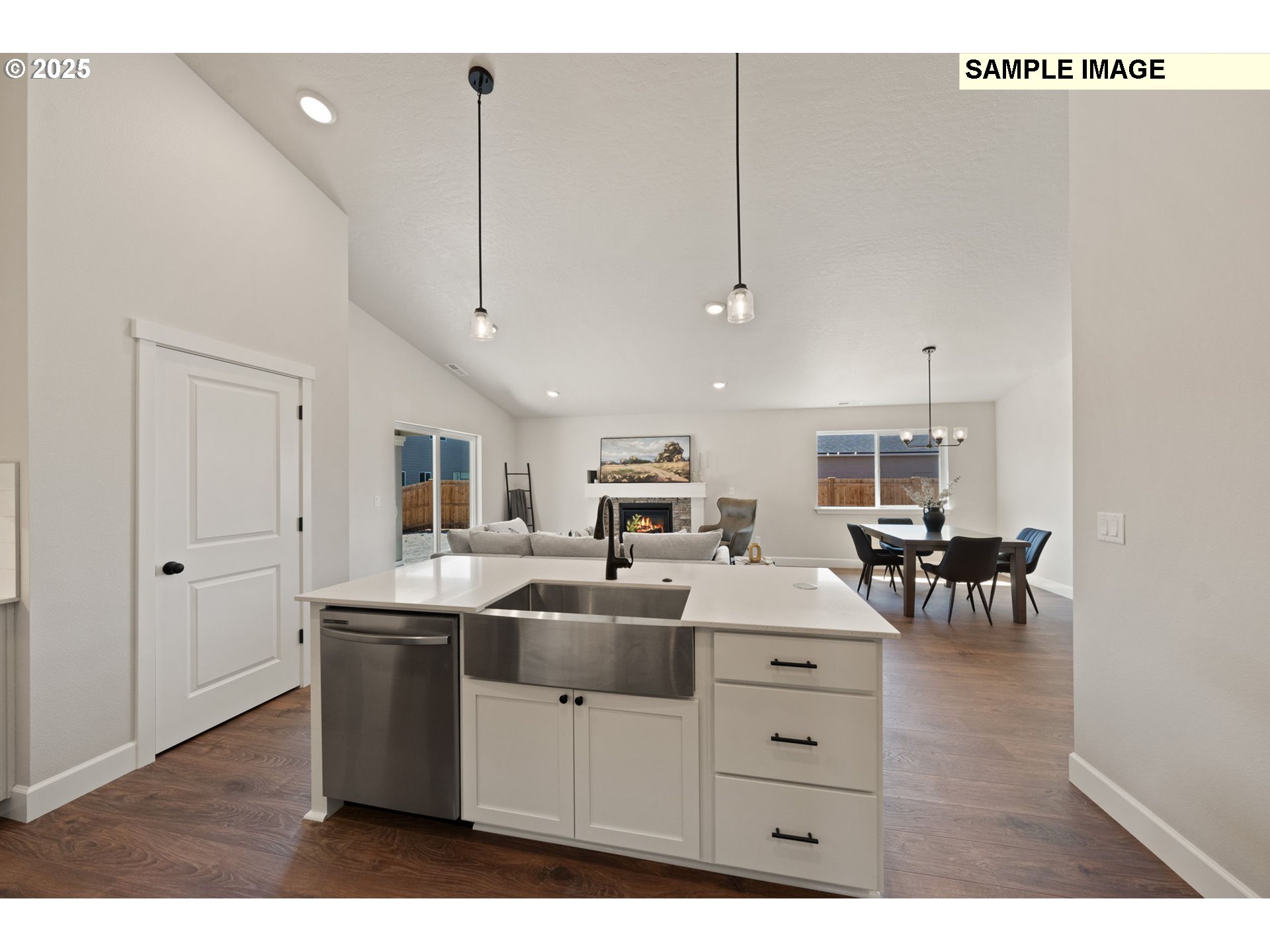 579 Arthur Street Umatilla, OR 97882 - Photo 9 of 31 a kitchen with stainless steel appliances granite countertop a sink and cabinets
