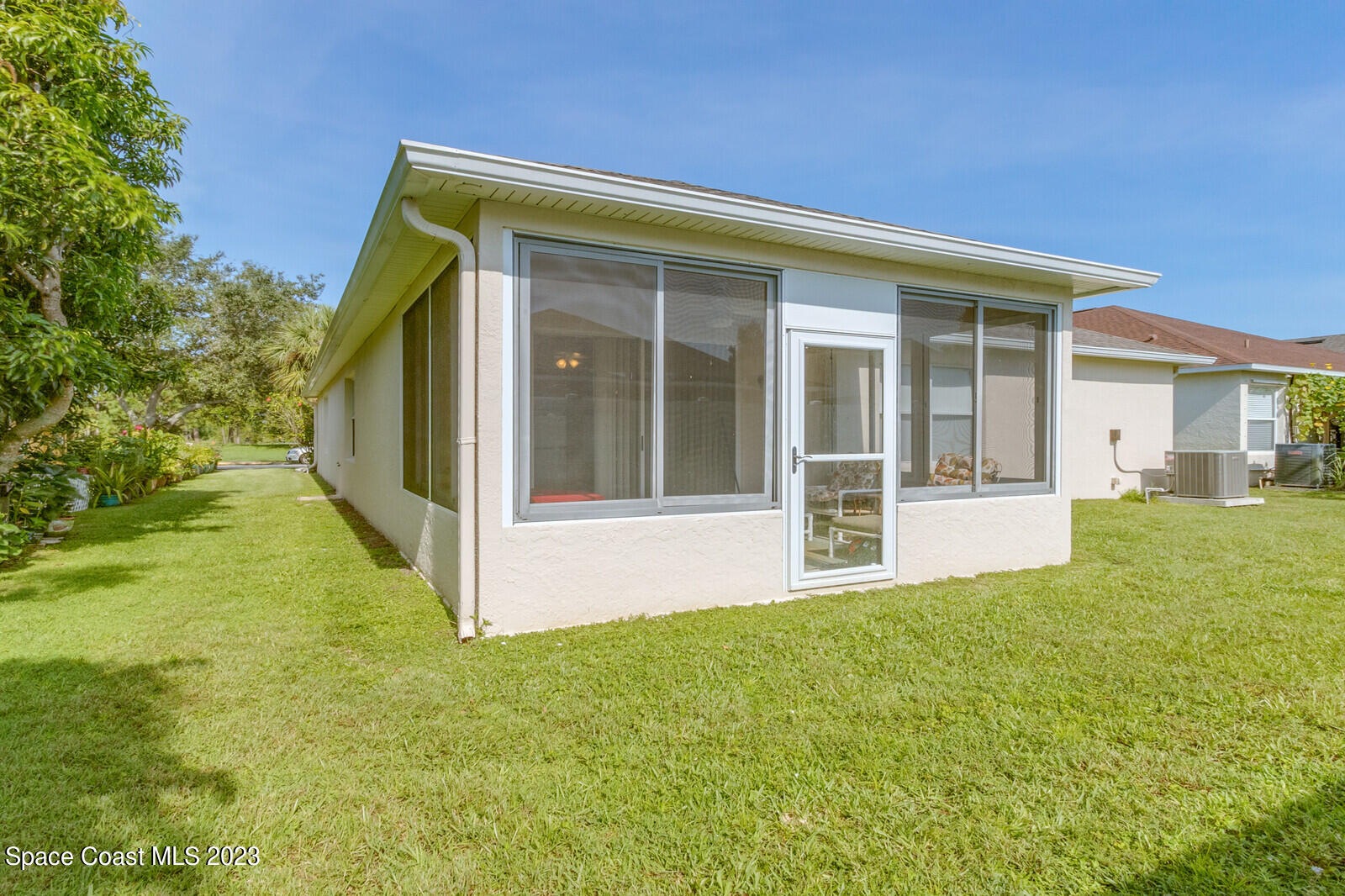 881 Benton Drive Melbourne, FL 32901 - Photo 3 of 34