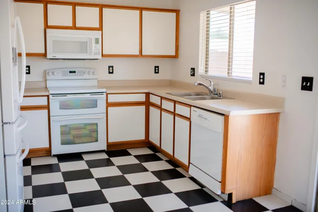 $2,295 | 14911 West Acapulco Lane, Surprise, AZ 85379