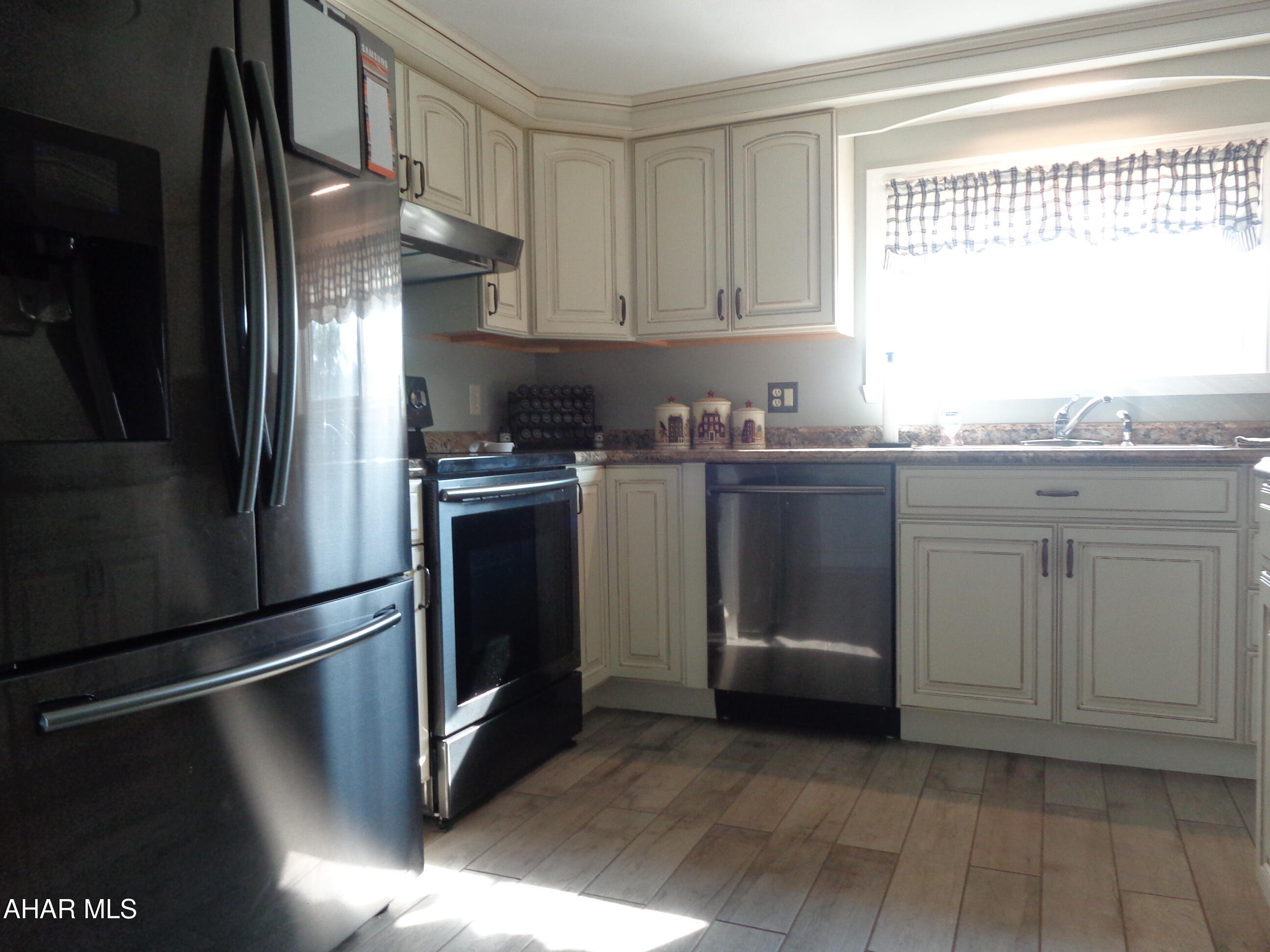 307 Klein Road Hollidaysburg, PA 16648 - Photo 3 of 66