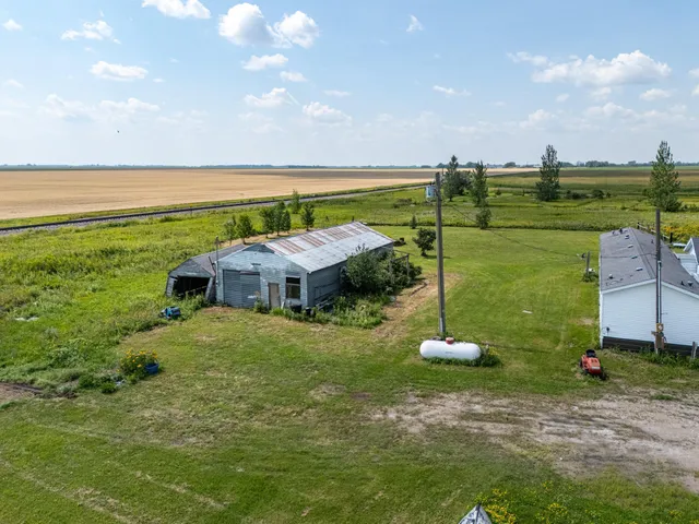 $91,000 | 28765 State Highway 9, Crookston, MN 56716