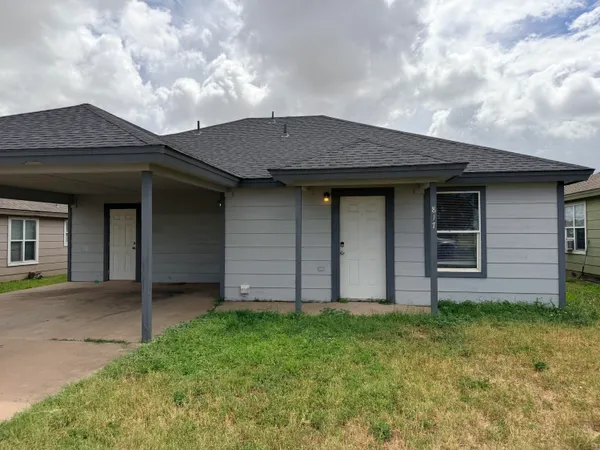 $975 | 817 Ute Avenue, Lubbock, TX 79403