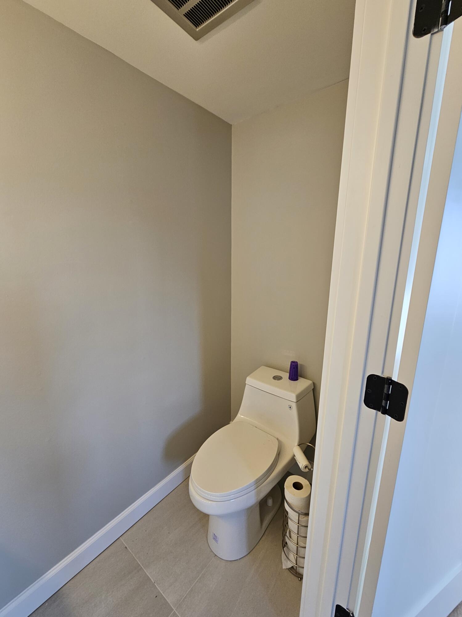 1976 Ridge Court Royal Oak, MI 48073 - Photo 12 of 20 Half Bath2