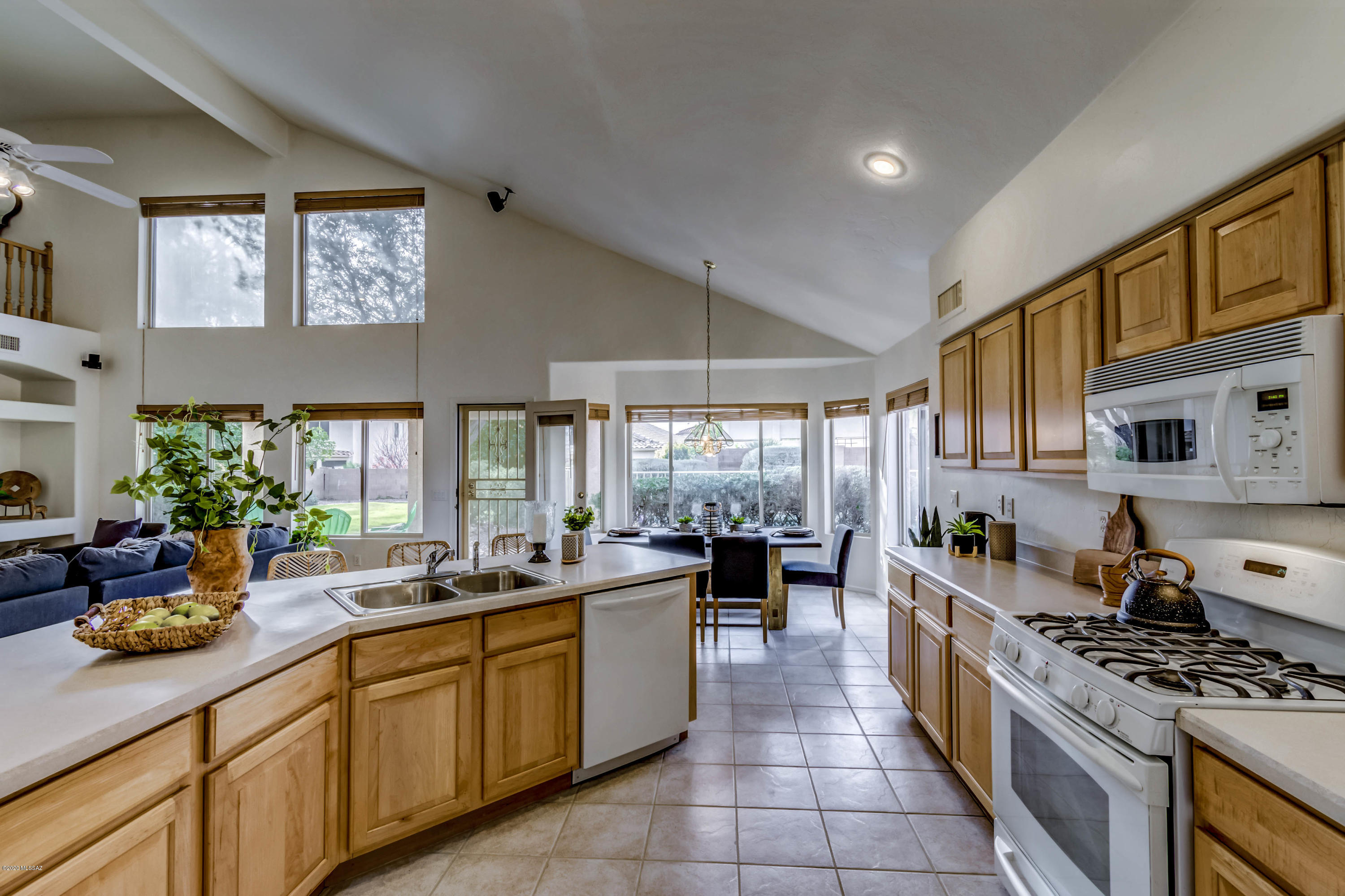 12411 North Mt Bigelow Road Oro Valley, AZ 85755 - Photo 15 of 49