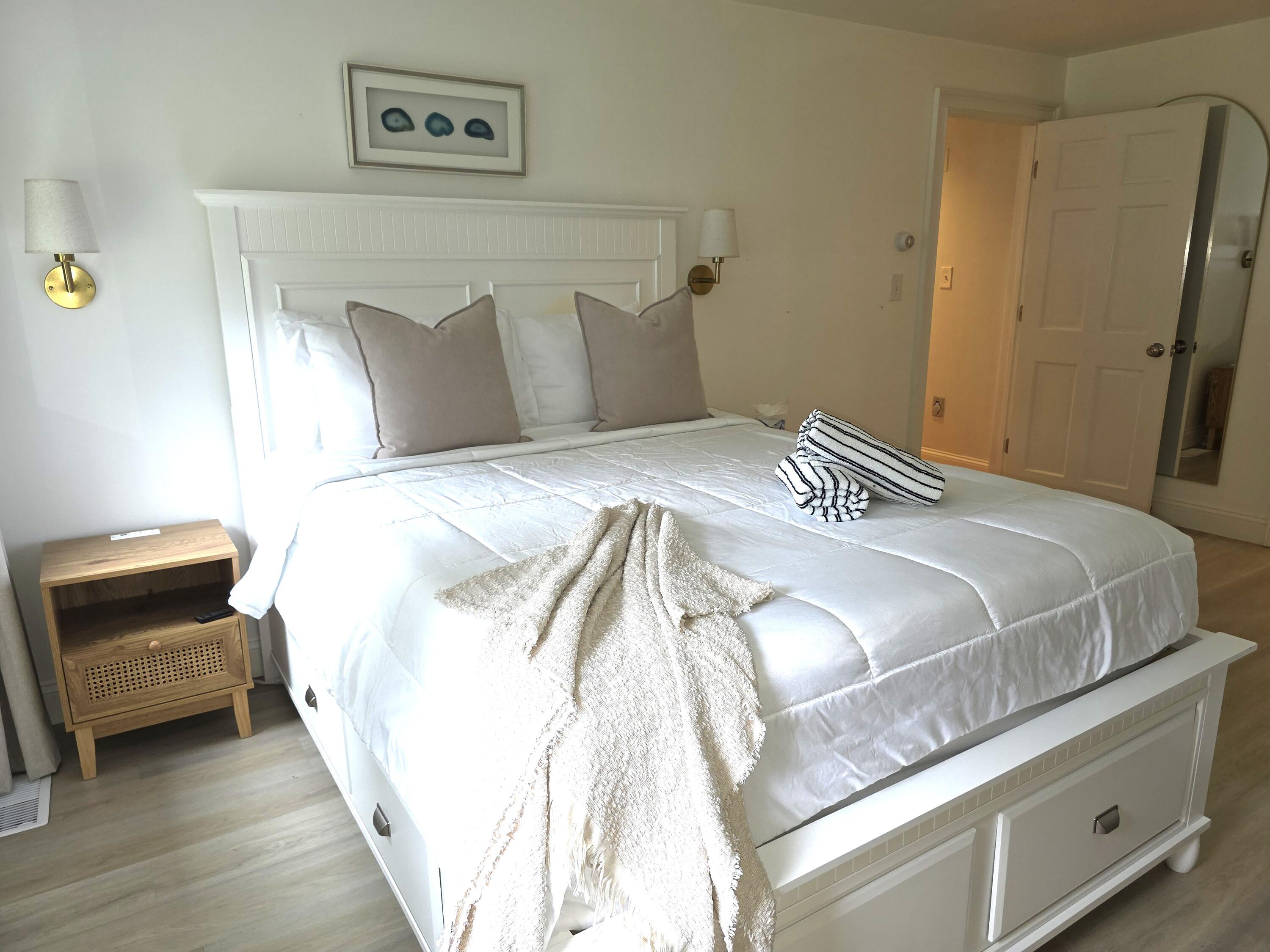 55 Deerfield Road Osterville, MA 02655 - Photo 16 of 41 20260921_121519