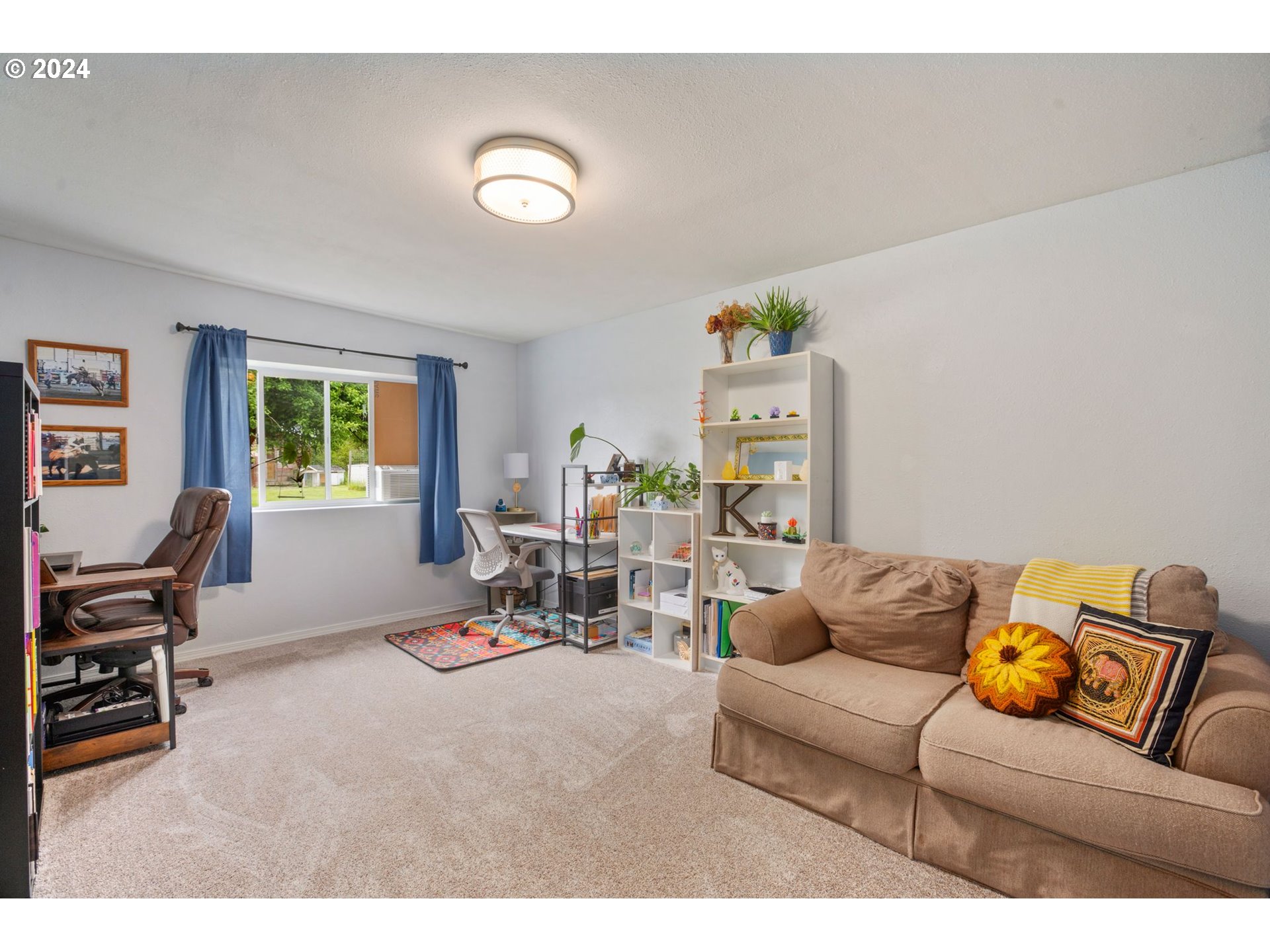 220 Drews Prairie Road Toledo, WA 98591 - Photo 26 of 33 a living room with furniture and window