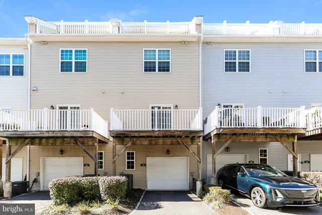 a view of a front of a building