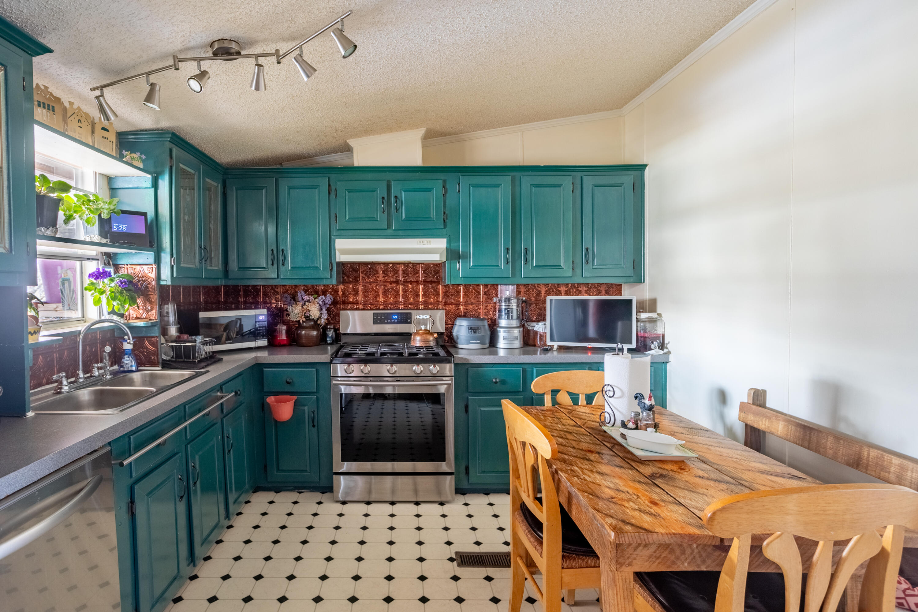 1287 Moonlight Road Williston, SC 29853 - Photo 6 of 25 Gallery Image 6