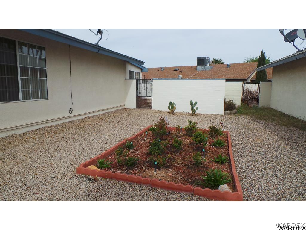 2739 Ricca Court Kingman, AZ 86401 - Photo 14 of 18 Rose Garden in Side Yard