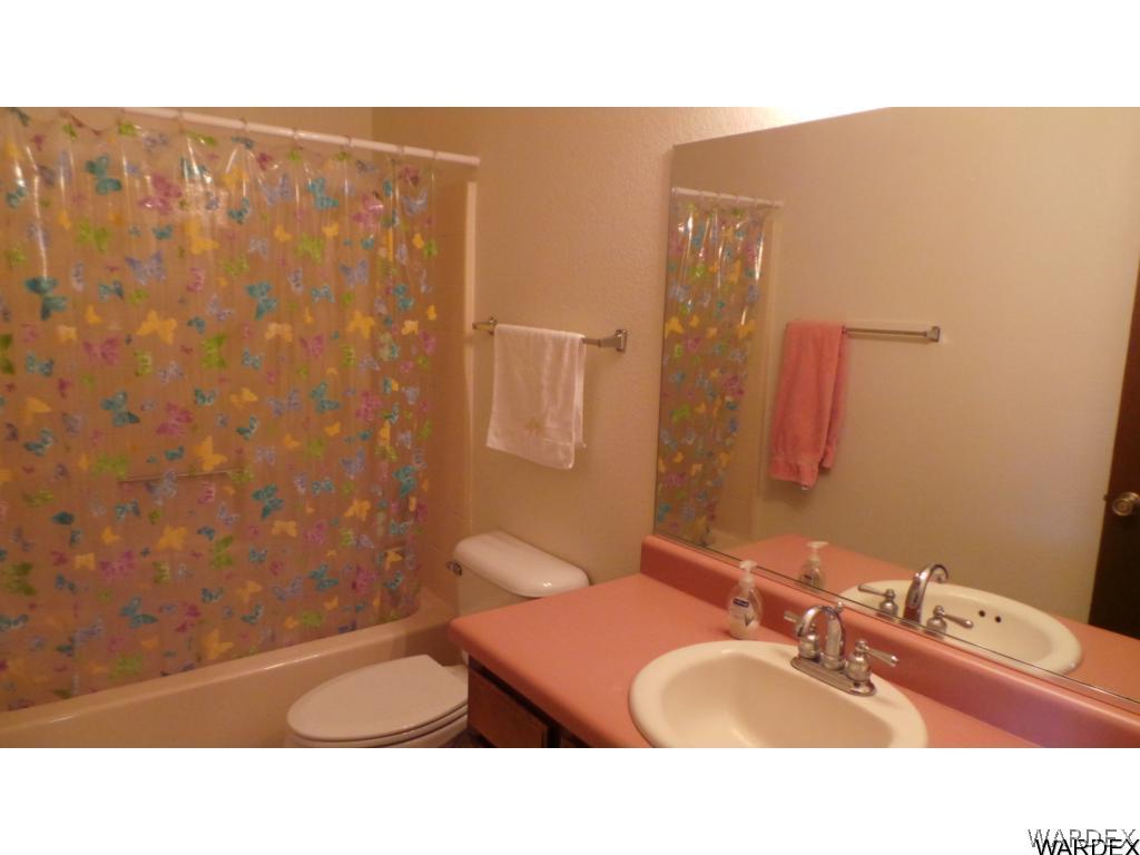 2739 Ricca Court Kingman, AZ 86401 - Photo 10 of 18 Full Main Bathroom