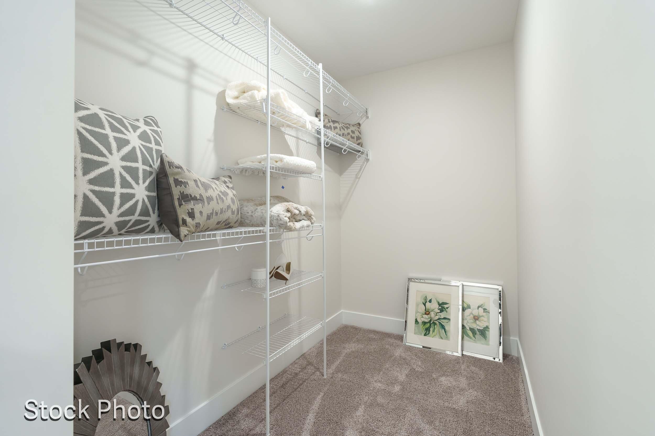 327 Round Hill Road Kalamazoo, MI 49009 - Photo 18 of 28 Hickory_Valley_Dr_196_Kalamazoo_49009-16