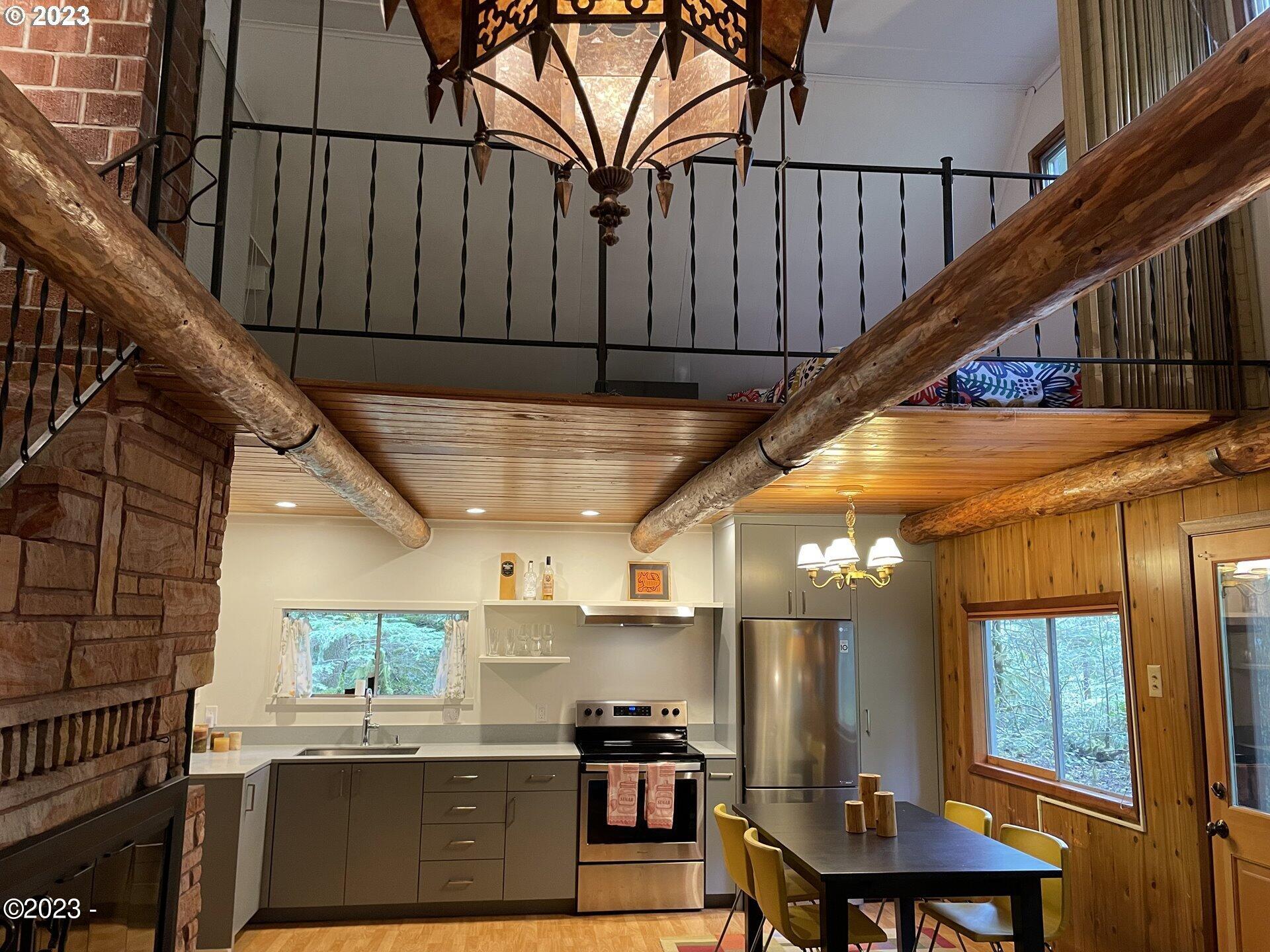 74312 Road 24 Rhododendron, OR 97049 - Photo 3 of 5 23223350-7