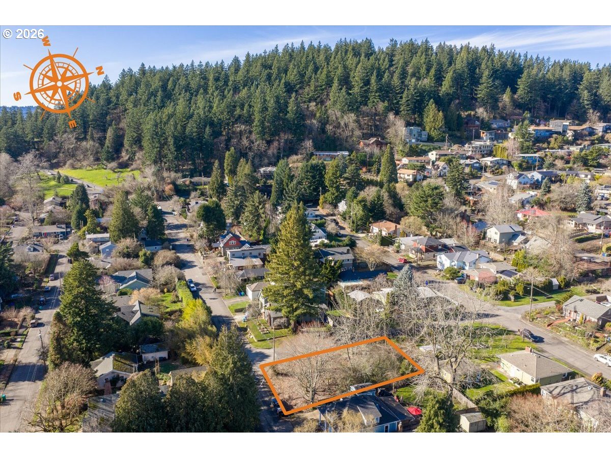 Southeast 74th Avenue, Unit 6 Portland, OR 97215 - Photo 2 of 11 a view of a city