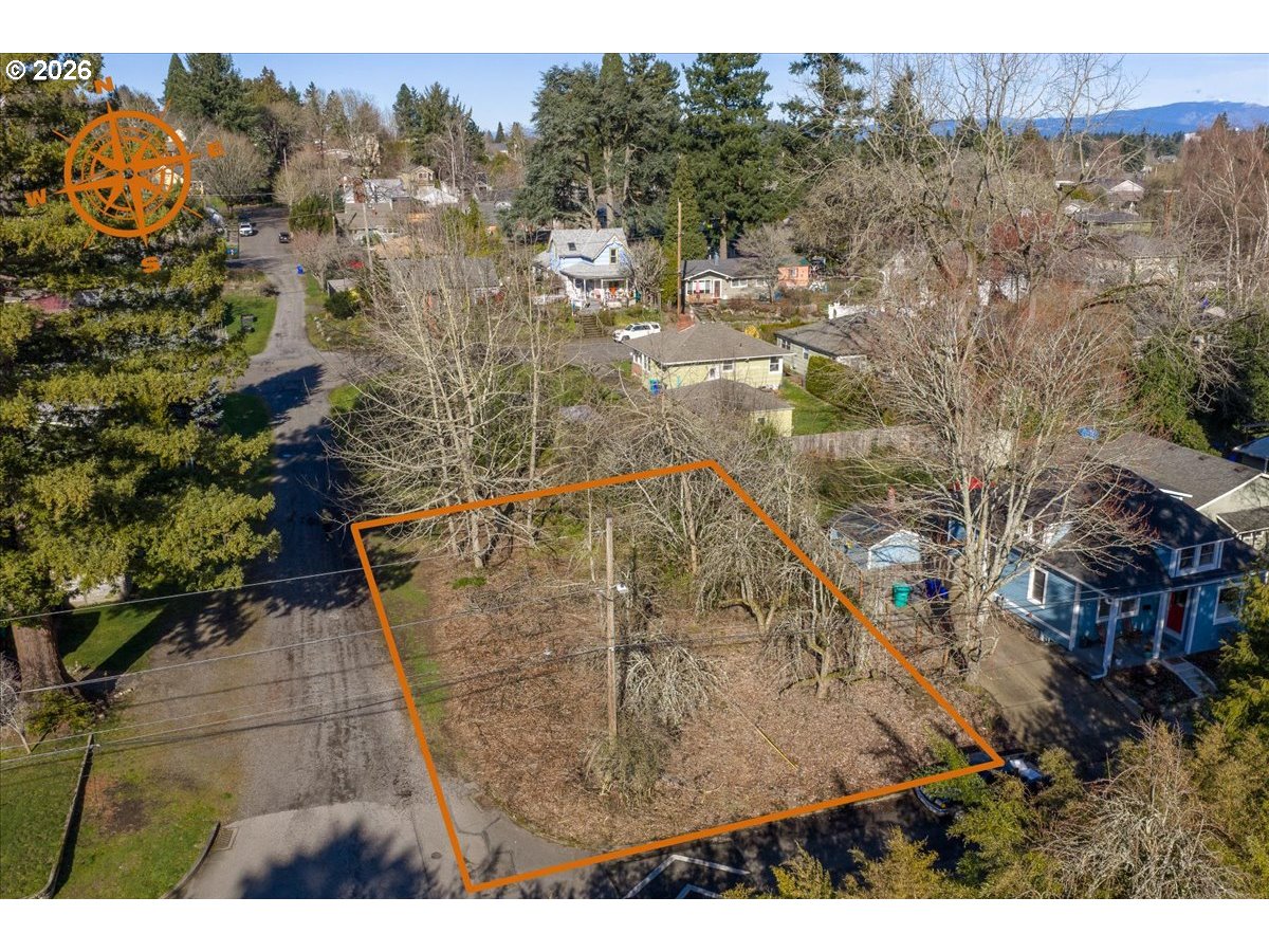 Southeast 74th Avenue, Unit 6 Portland, OR 97215 - Photo 5 of 11 a view of outdoor space