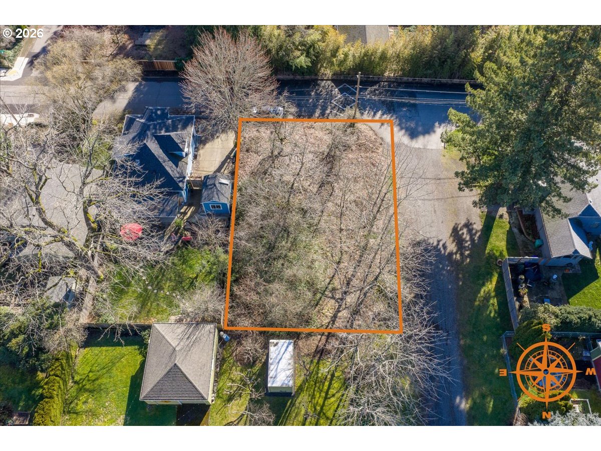 Southeast 74th Avenue, Unit 6 Portland, OR 97215 - Photo 7 of 11 a view of swimming pool with a yard