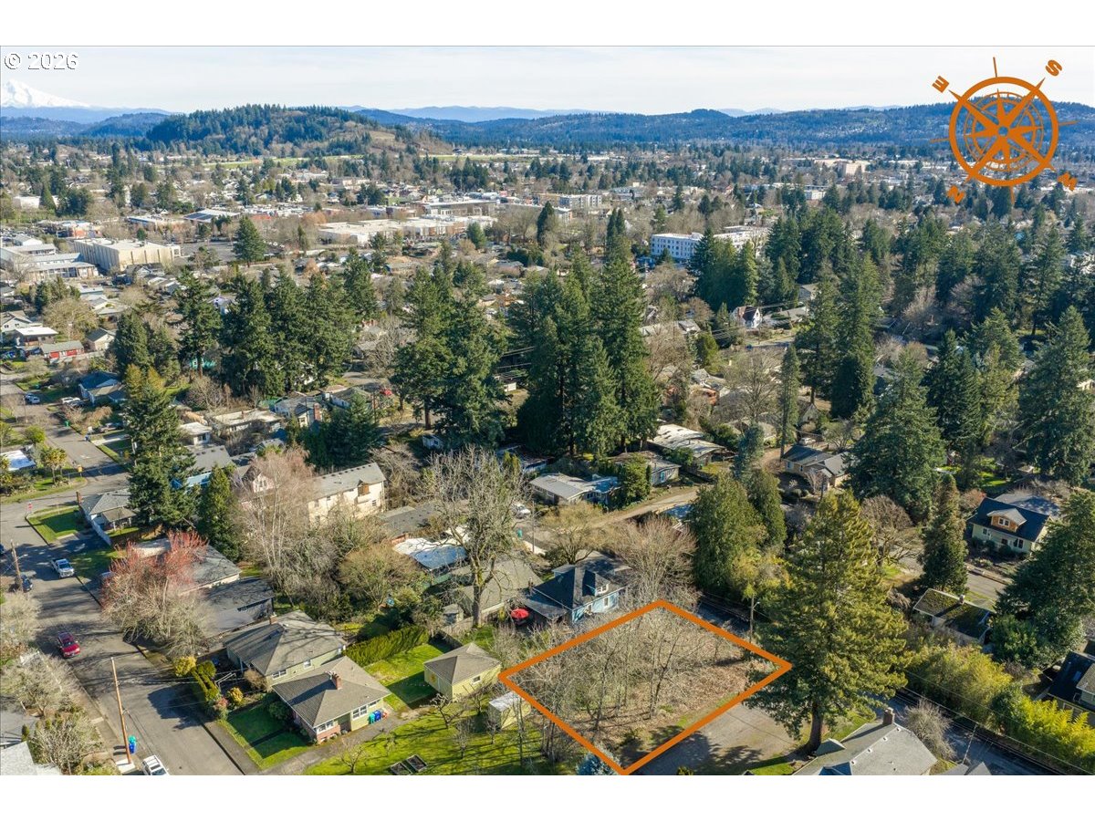 Southeast 74th Avenue, Unit 6 Portland, OR 97215 - Photo 9 of 11 a view of a city