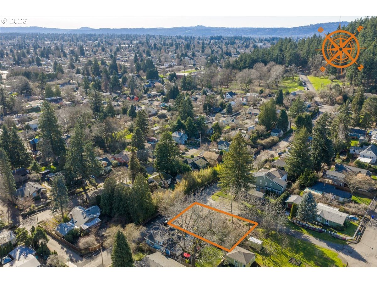 Southeast 74th Avenue, Unit 6 Portland, OR 97215 - Photo 10 of 11 a view of a city with mountain