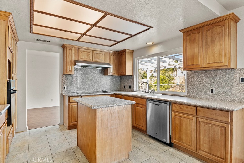 327 Fargo Road San Dimas, CA 91773 - Photo 12 of 42