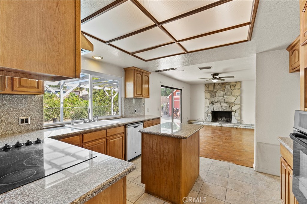 327 Fargo Road San Dimas, CA 91773 - Photo 13 of 42