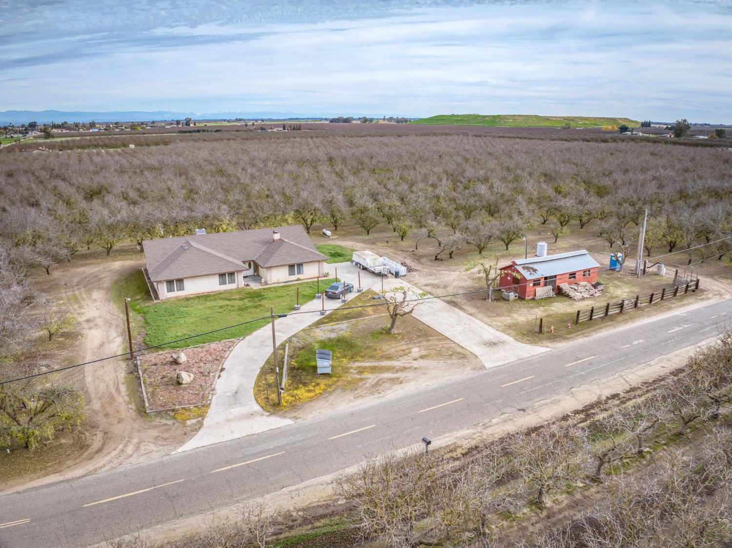 20880 Road 18 Chowchilla, CA 93610 - Photo 14 of 19 a view of a lake with a mountain