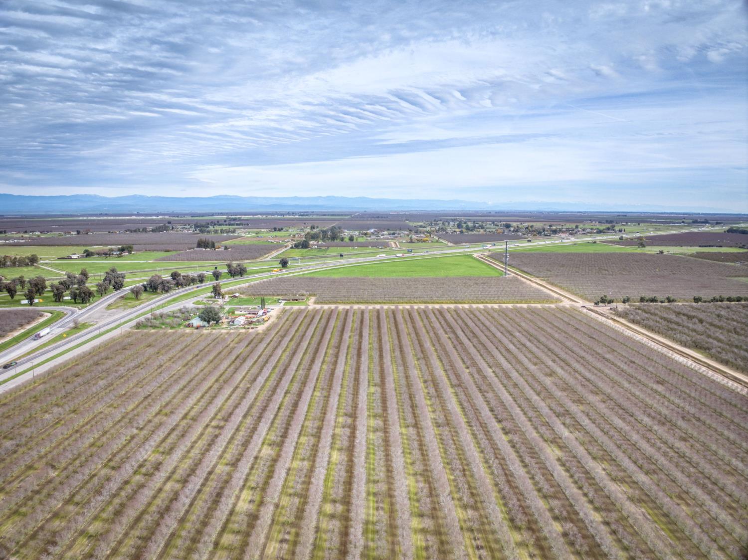 20880 Road 18 Chowchilla, CA 93610 - Photo 18 of 19 a view of an ocean with a city view