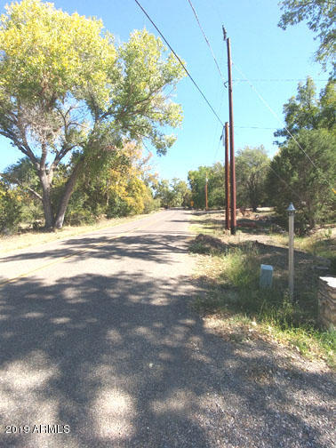 4255 East Beaver Vista Road Rimrock, AZ 86335 - Photo 23 of 31 Street right