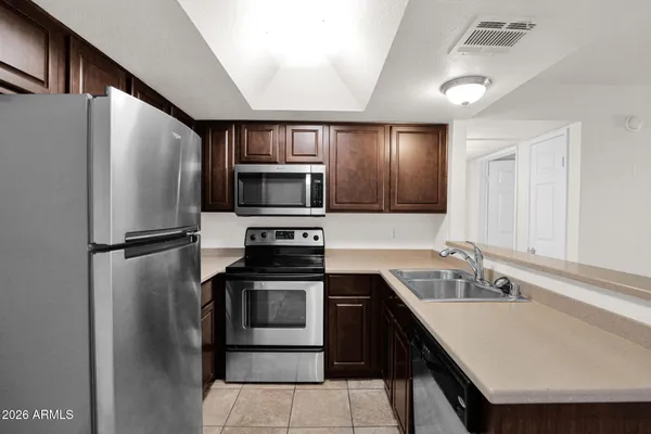 $229,500 | 1720 East Thunderbird Road, Unit 2060, Phoenix, AZ 85022