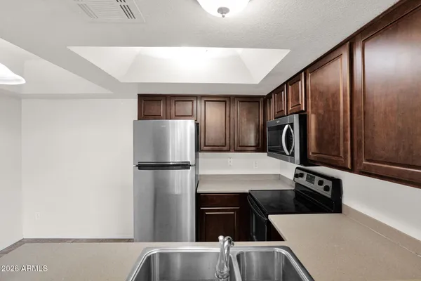 $229,500 | 1720 East Thunderbird Road, Unit 2060, Phoenix, AZ 85022