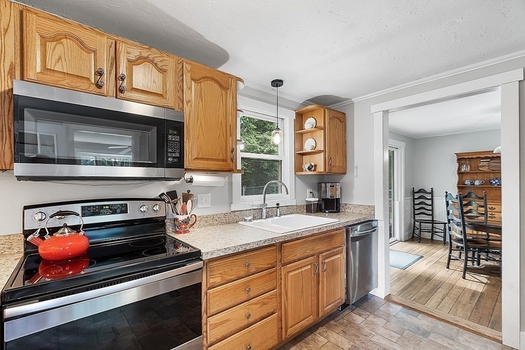 157 Dunn Road Ashburnham, MA 01430 - Photo 9 of 42