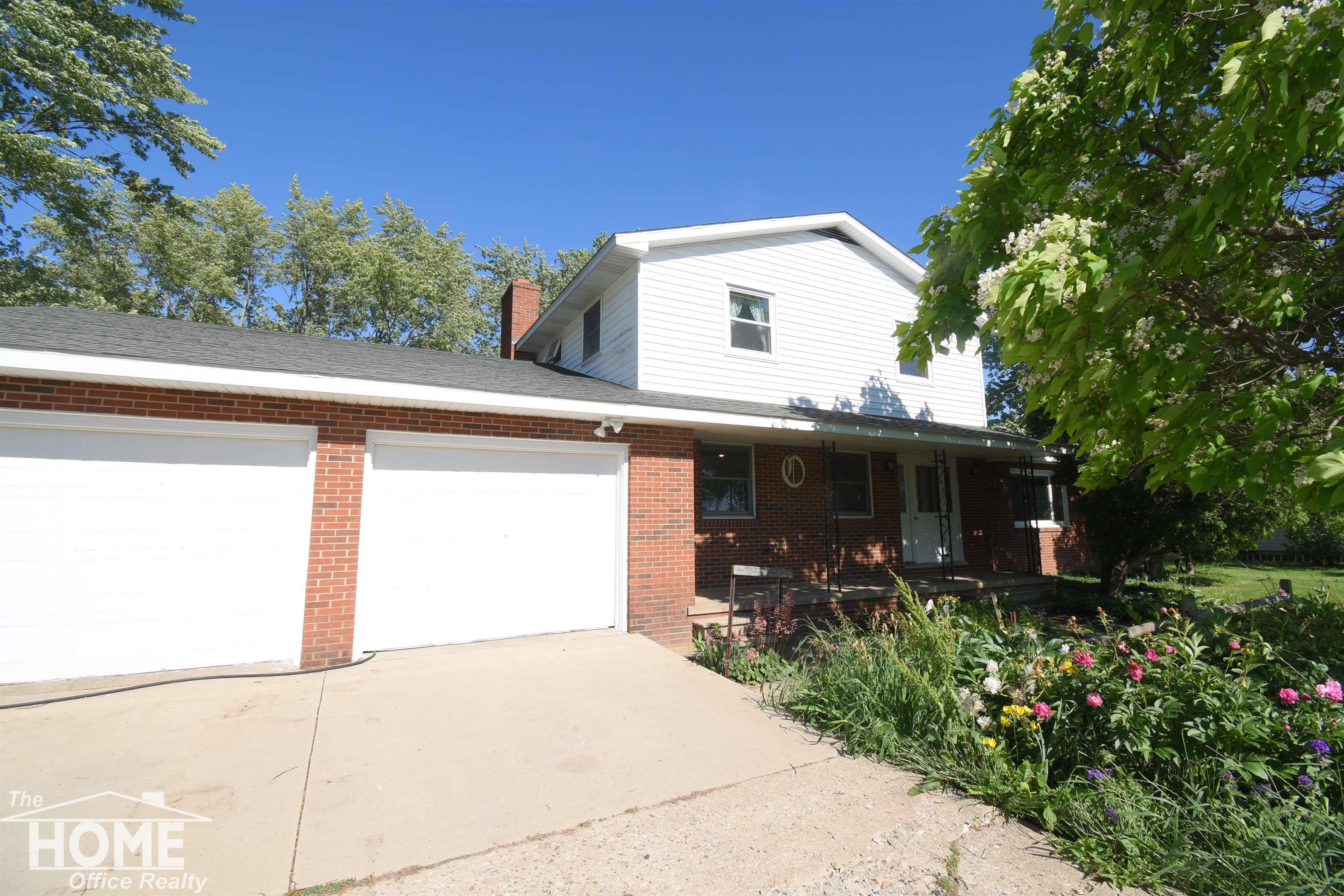 6923 South Byron Road Durand, MI 48429 - Photo 1 of 37