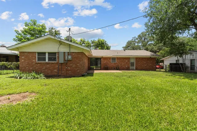 $319,000 | 1021 Blue Lake Drive, Fort Worth, TX 76103