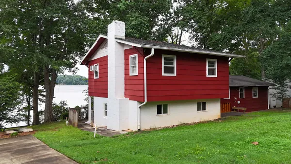 $449,900 | 274 Edgewater Road, Inman, SC 29349
