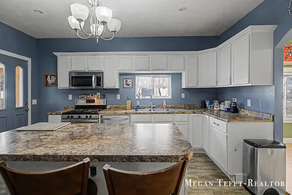 $299,000 | 1113 Alpine Avenue Northwest, Grand Rapids, MI 49504