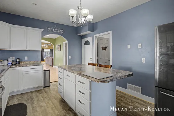 $299,000 | 1113 Alpine Avenue Northwest, Grand Rapids, MI 49504