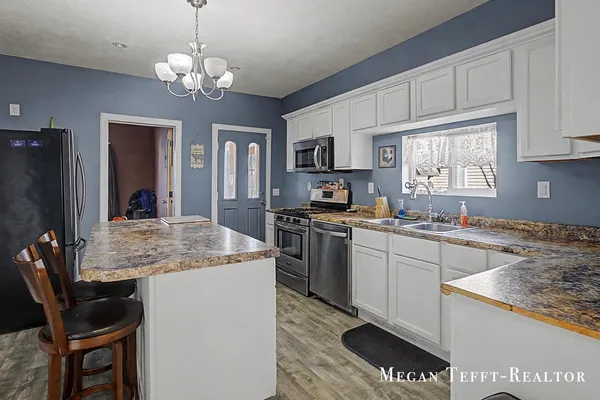 $299,000 | 1113 Alpine Avenue Northwest, Grand Rapids, MI 49504