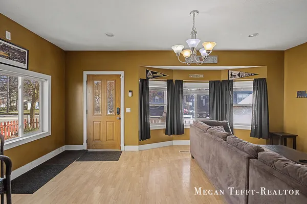 $299,000 | 1113 Alpine Avenue Northwest, Grand Rapids, MI 49504