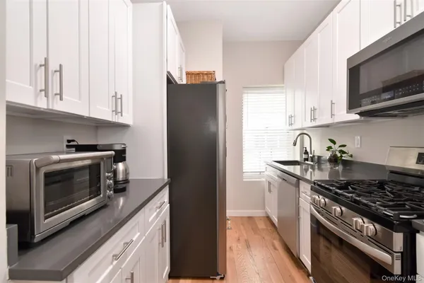 $349,900 | 4 Park Lane, Unit 1H, Mount Vernon, NY 10552