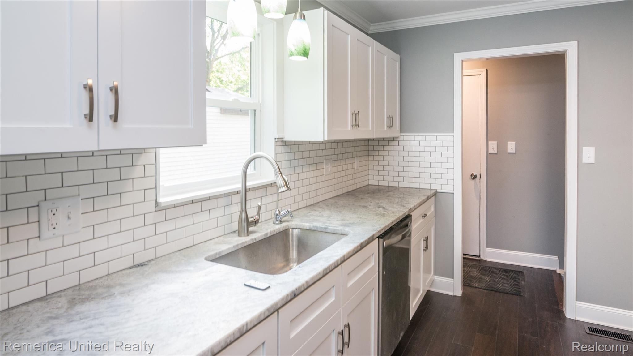 41980 Cherry Hill Road Novi, MI 48375 - Photo 14 of 52 014.jpg