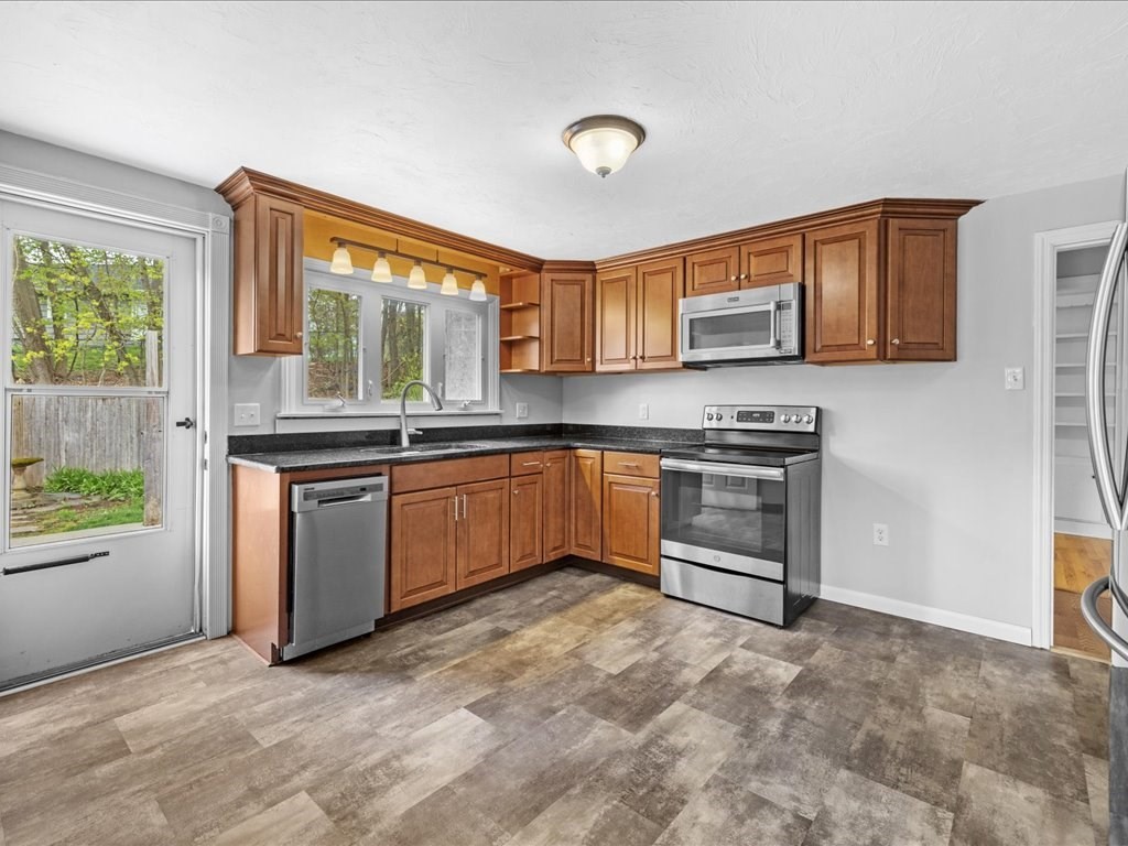5 Rustic Drive Worcester, MA 01609 - Photo 16 of 40 Gallery Image 16