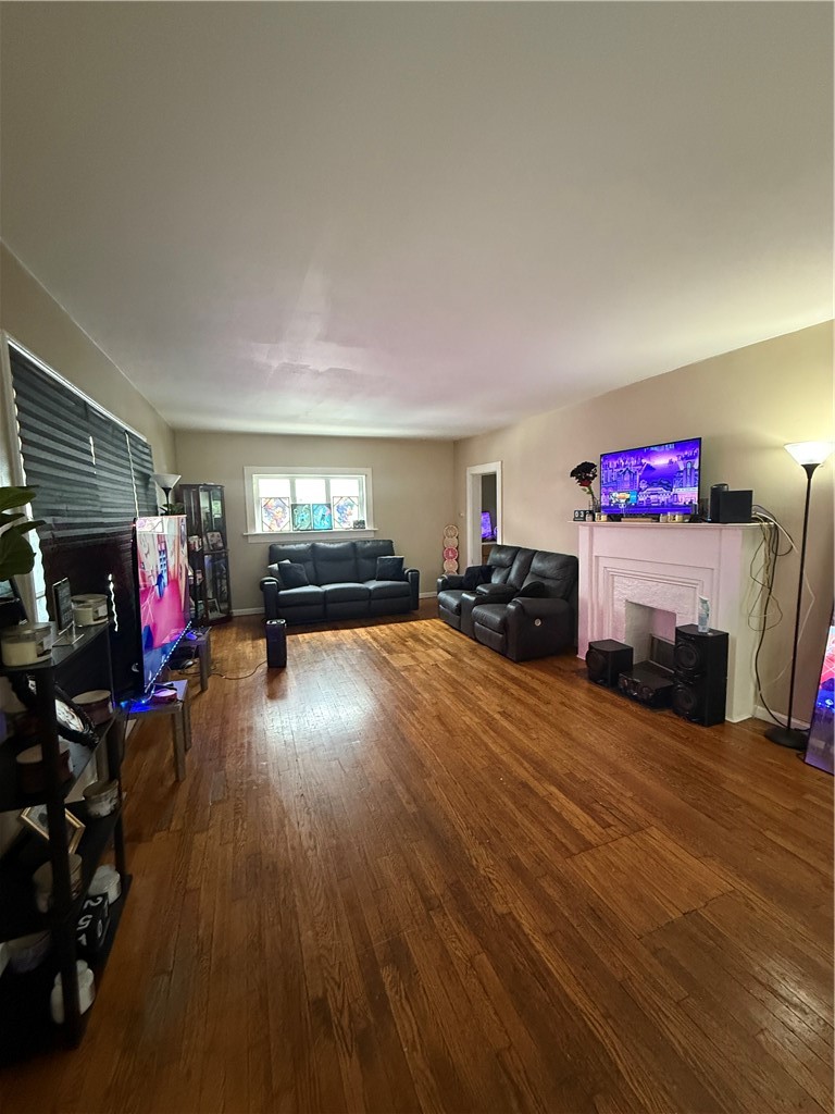 46 Rogers Avenue Rochester, NY 14606 - Photo 3 of 12 Gallery Image 3