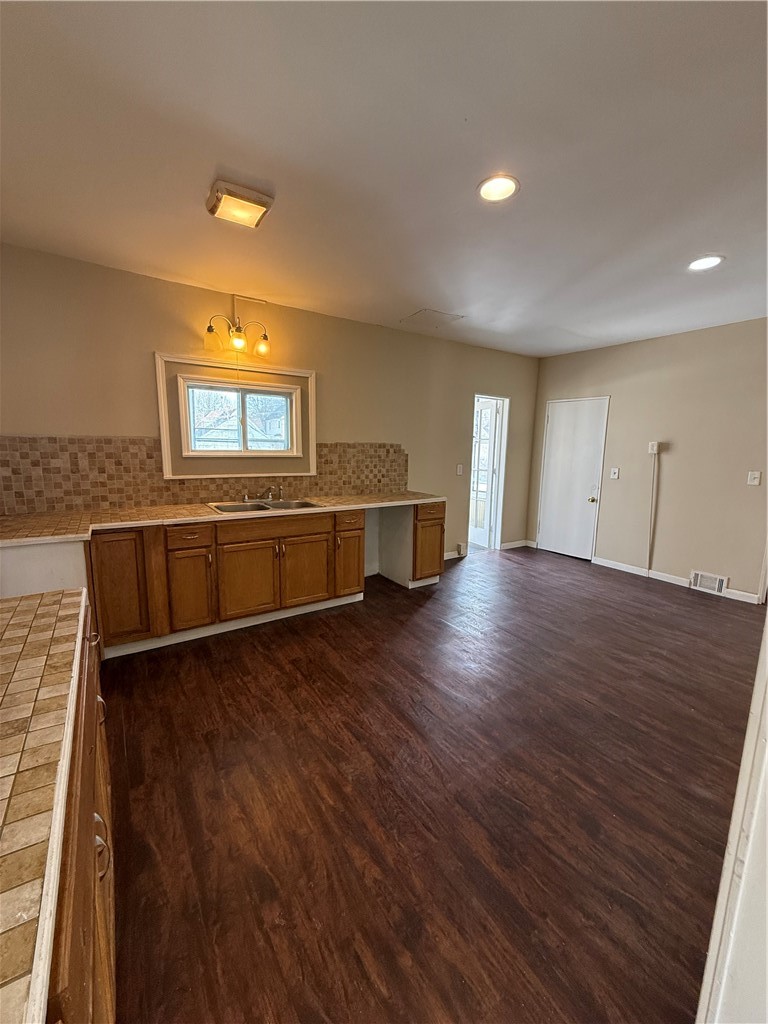 46 Rogers Avenue Rochester, NY 14606 - Photo 4 of 12 Gallery Image 4
