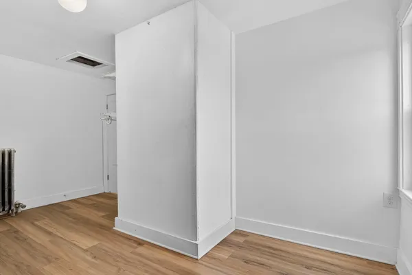 $4,200 | 166 Elliot Street, Unit 2, Newton, MA 02464