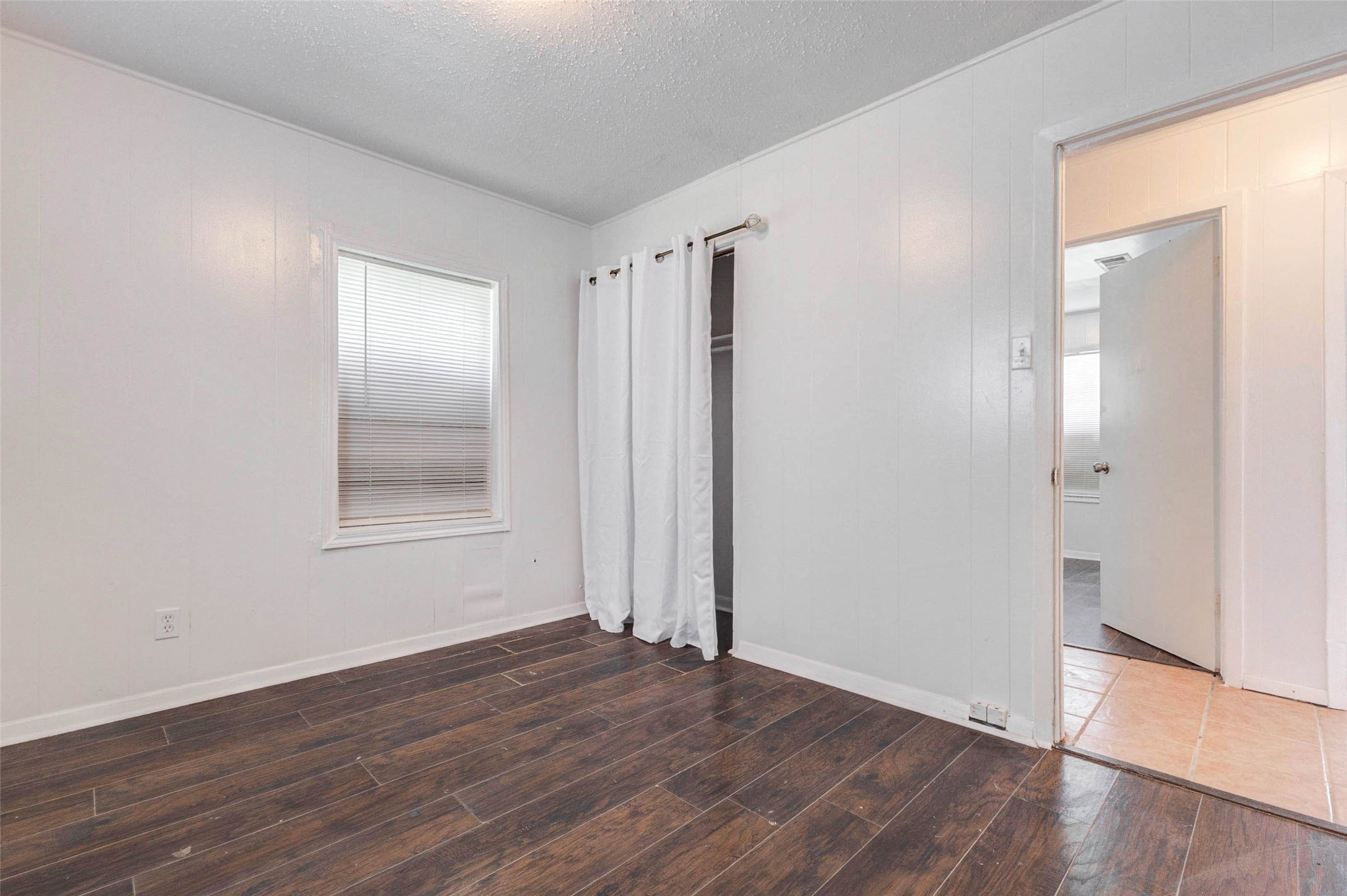 3513 Bloomfield Street Houston, TX 77051 - Photo 6 of 20